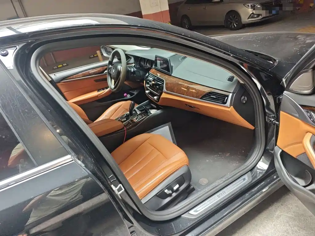 BMW 5 Series — миниатюра 19