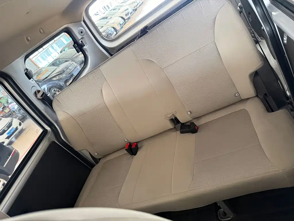 Wuling Hongguang V — миниатюра 14