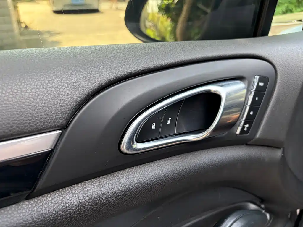 Porsche Cayenne 2014 Cayenne Platinum Edition 3.0T