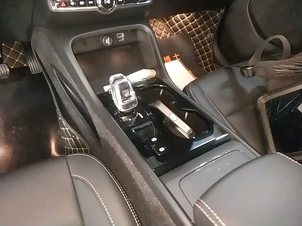 Volvo XC40 — миниатюра 14