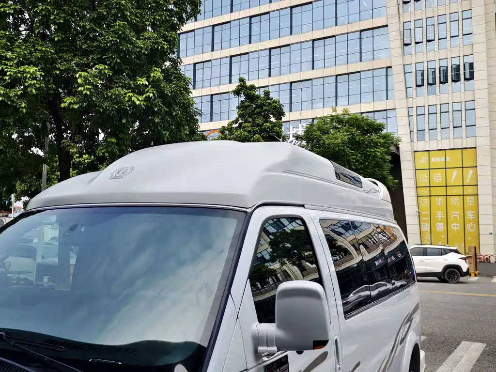 GMC Savana — миниатюра 18