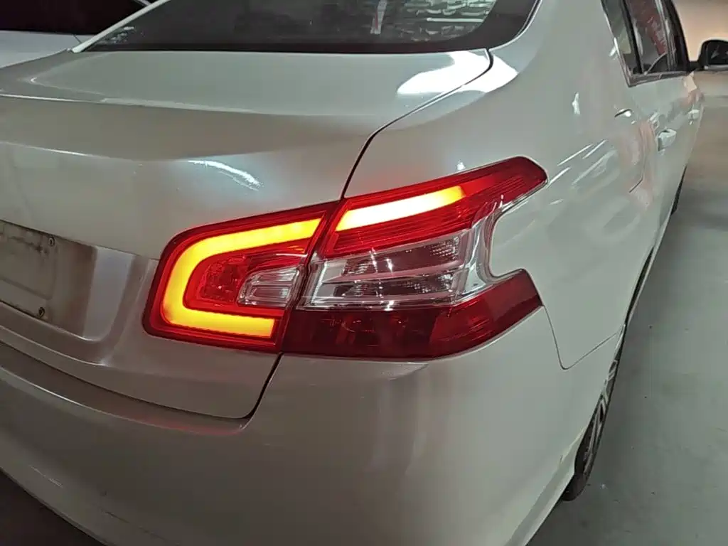 Peugeot 408 — миниатюра 8