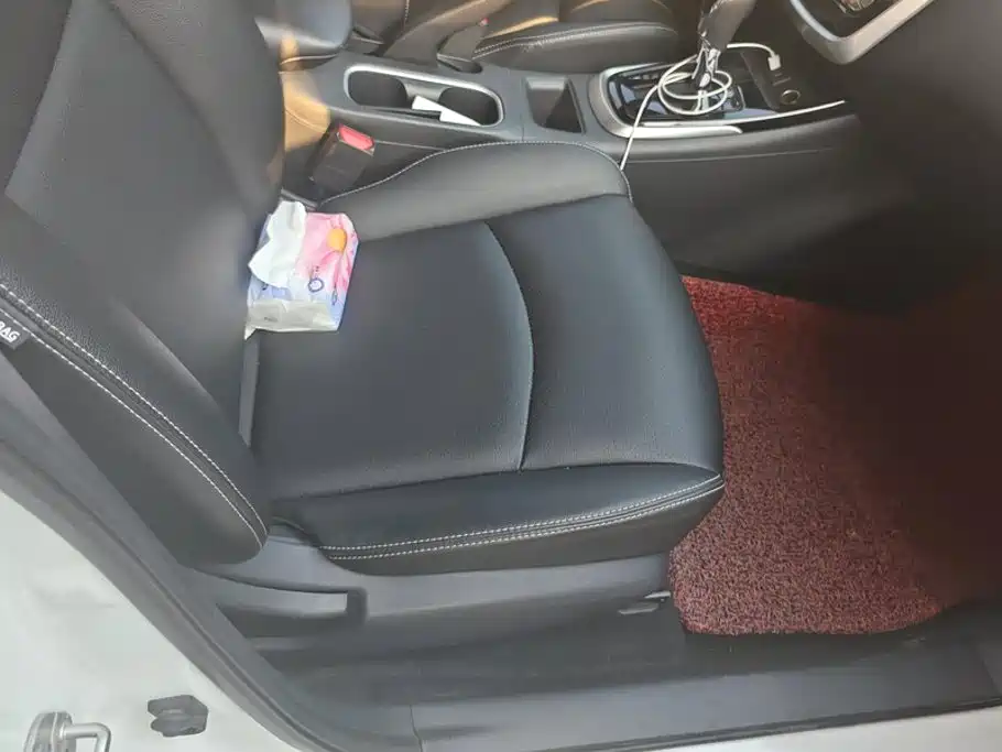 Nissan Tiida — миниатюра 8