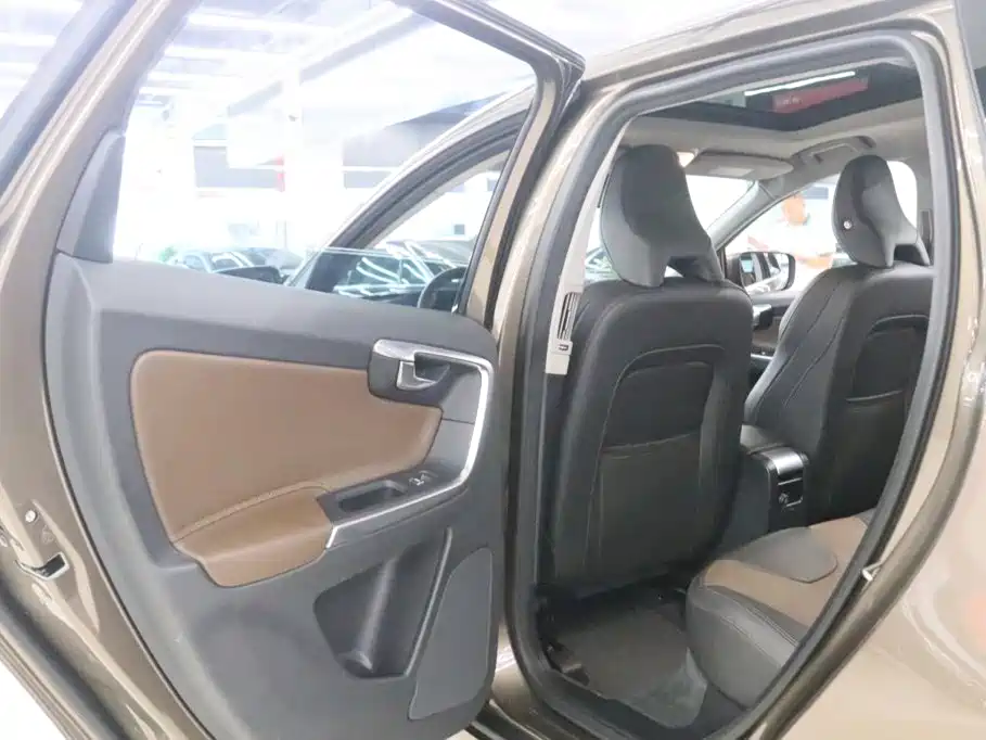 Volvo XC60 — миниатюра 13
