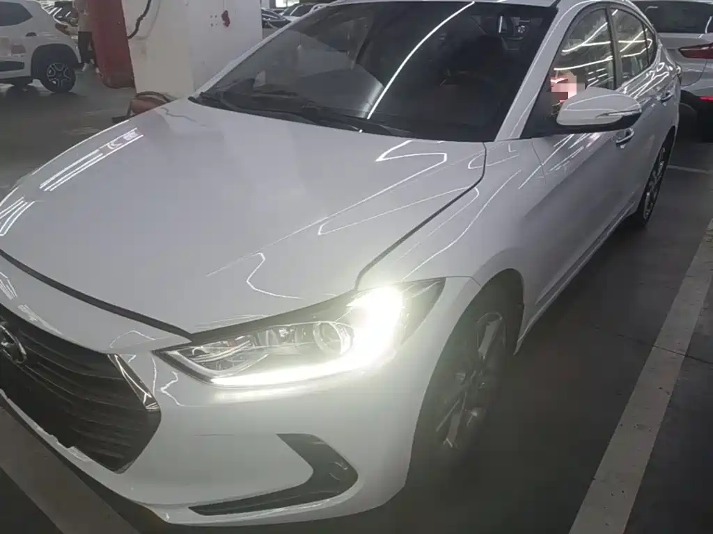 Hyundai Elantra — миниатюра 2