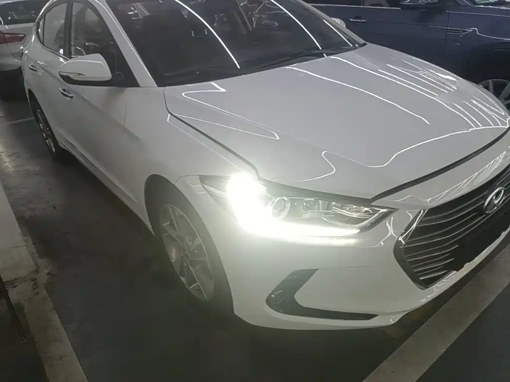 Hyundai Elantra — миниатюра 4