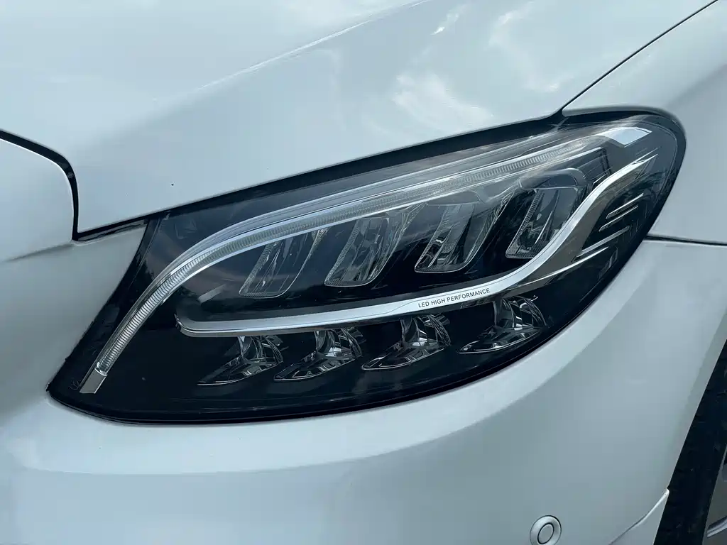 Mercedes-Benz C-Class — миниатюра 4