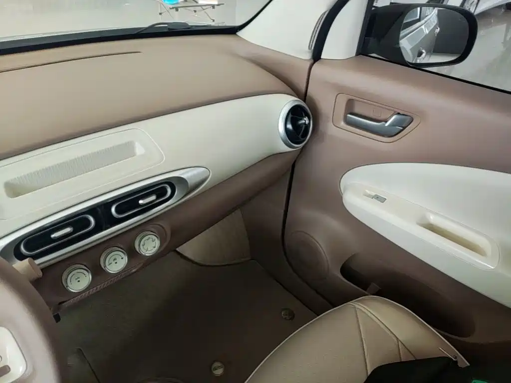 Wuling MINIEV — миниатюра 13