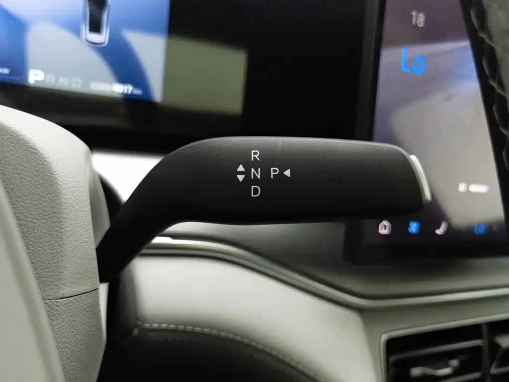 BYD Song Ultra — миниатюра 13