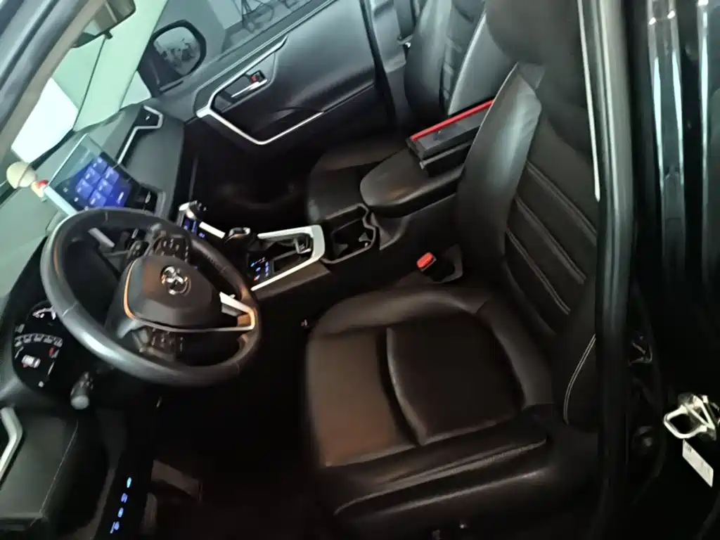 Toyota RAV4 — миниатюра 15