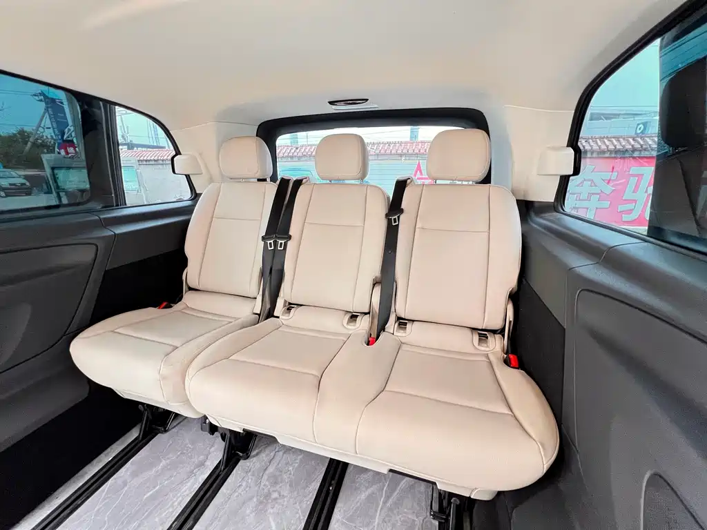 Mercedes-Benz Vito — миниатюра 13