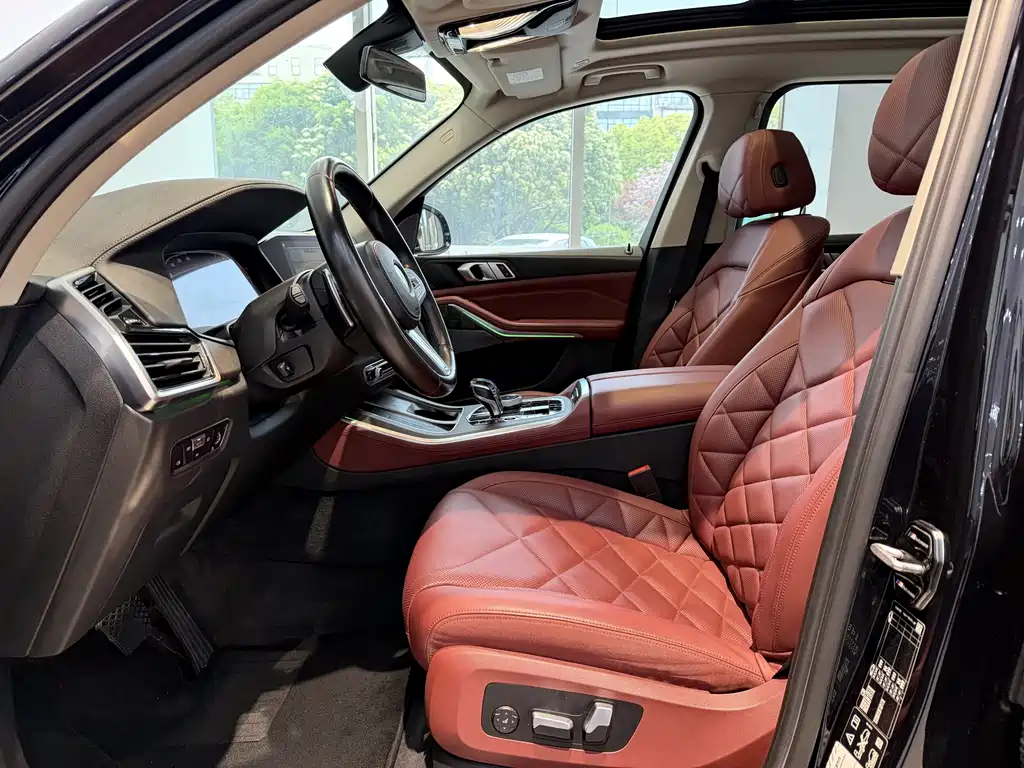 BMW X5 2022 xDrive 30Li Premium M Sport
