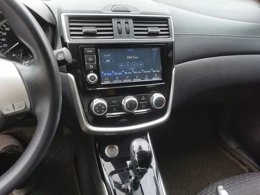 Nissan Tiida — миниатюра 13
