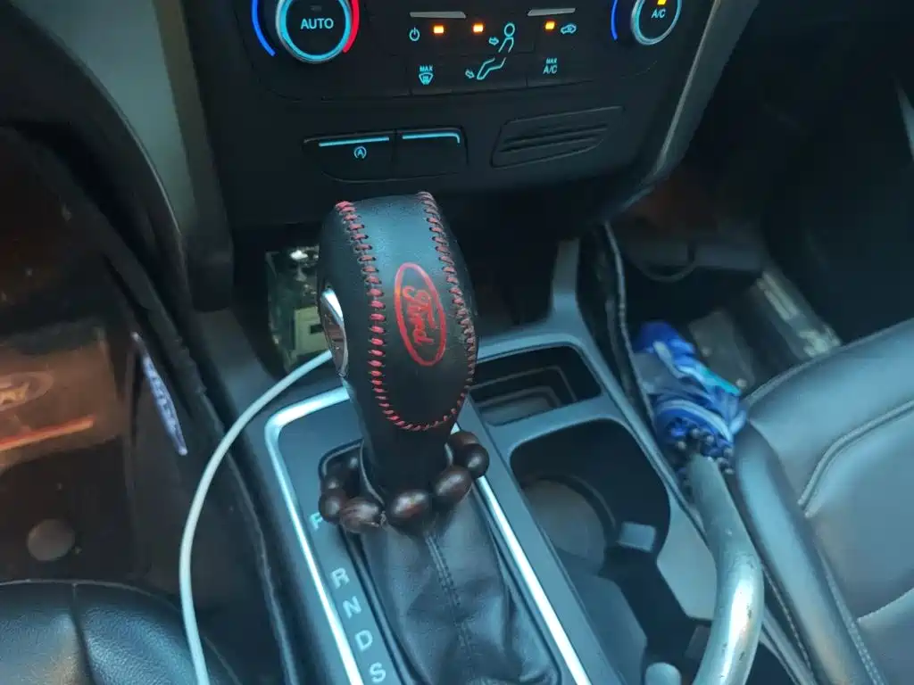 Ford Kuga — миниатюра 10
