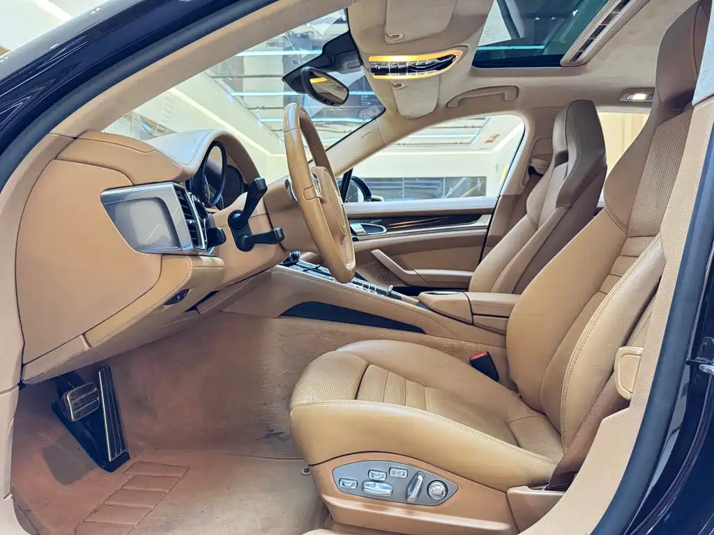 Porsche Panamera 2010 Panamera Turbo 4.8T