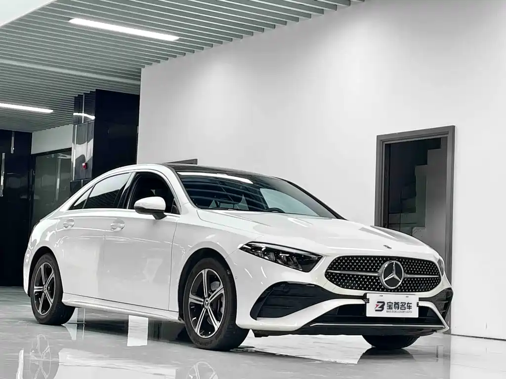 Mercedes-Benz A-Class A 2023 A 200 L Fashion