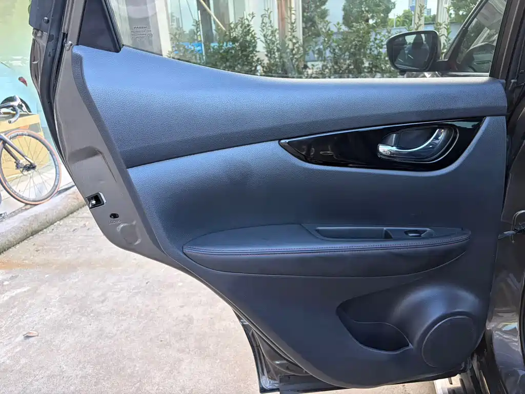 Nissan Qashqai — миниатюра 16