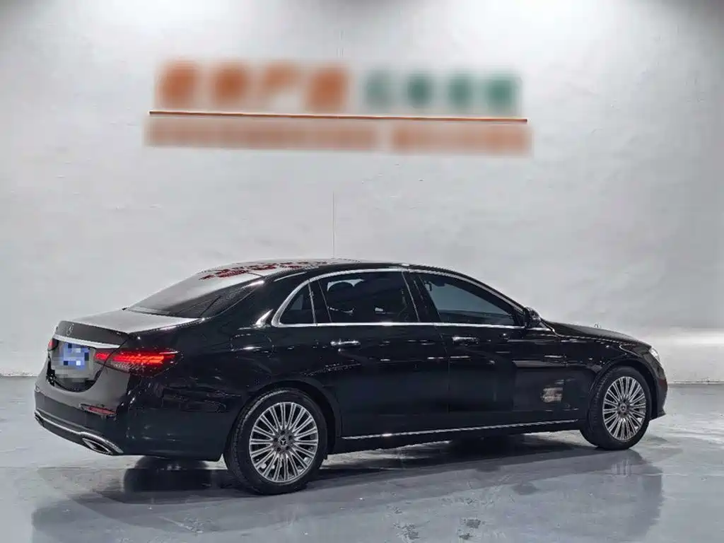 Mercedes-Benz E-Class — миниатюра 12