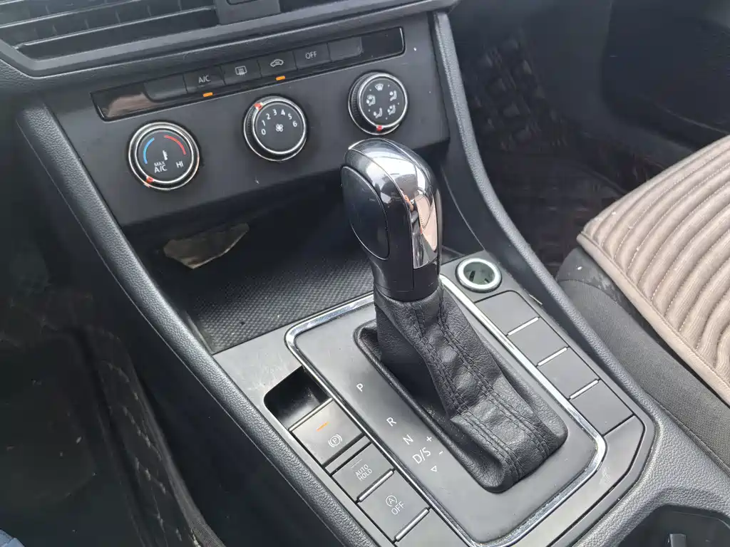 Volkswagen Bora — миниатюра 11