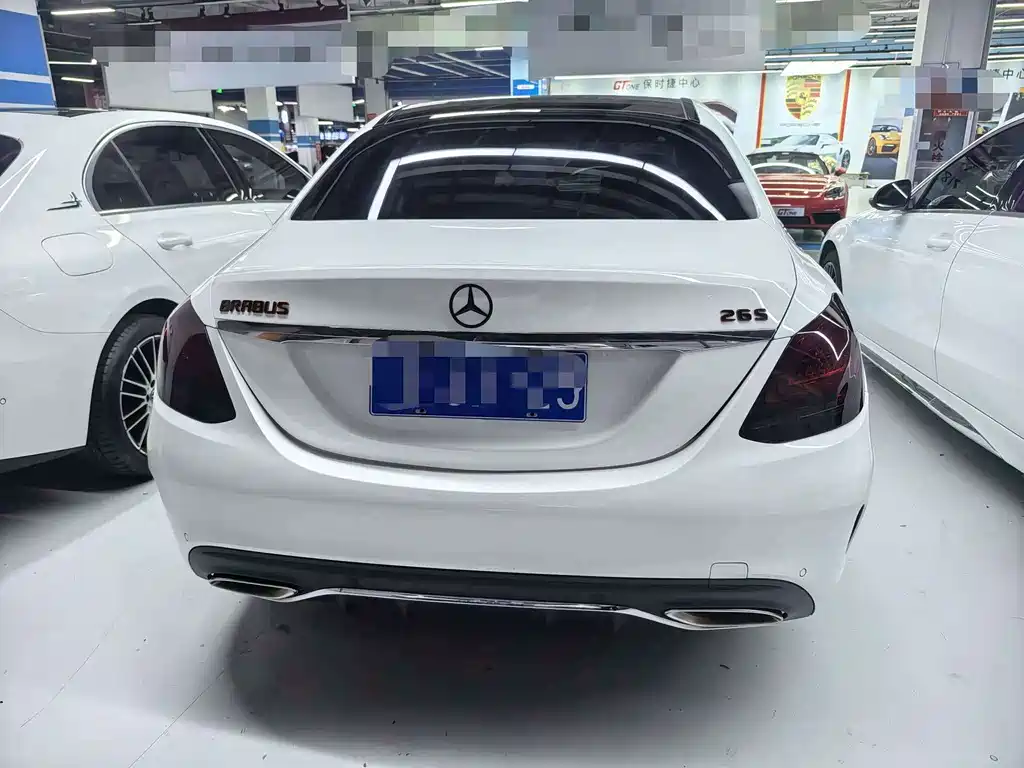 Mercedes-Benz C-Class — миниатюра 11