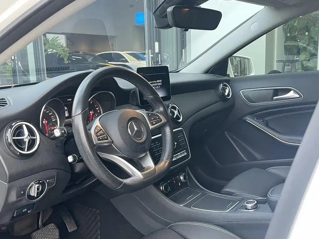 Mercedes-Benz GLA — миниатюра 6