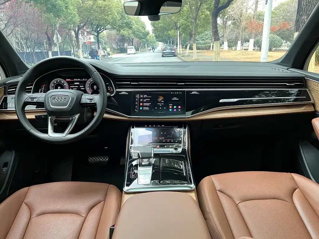 Audi Q7 — миниатюра 12
