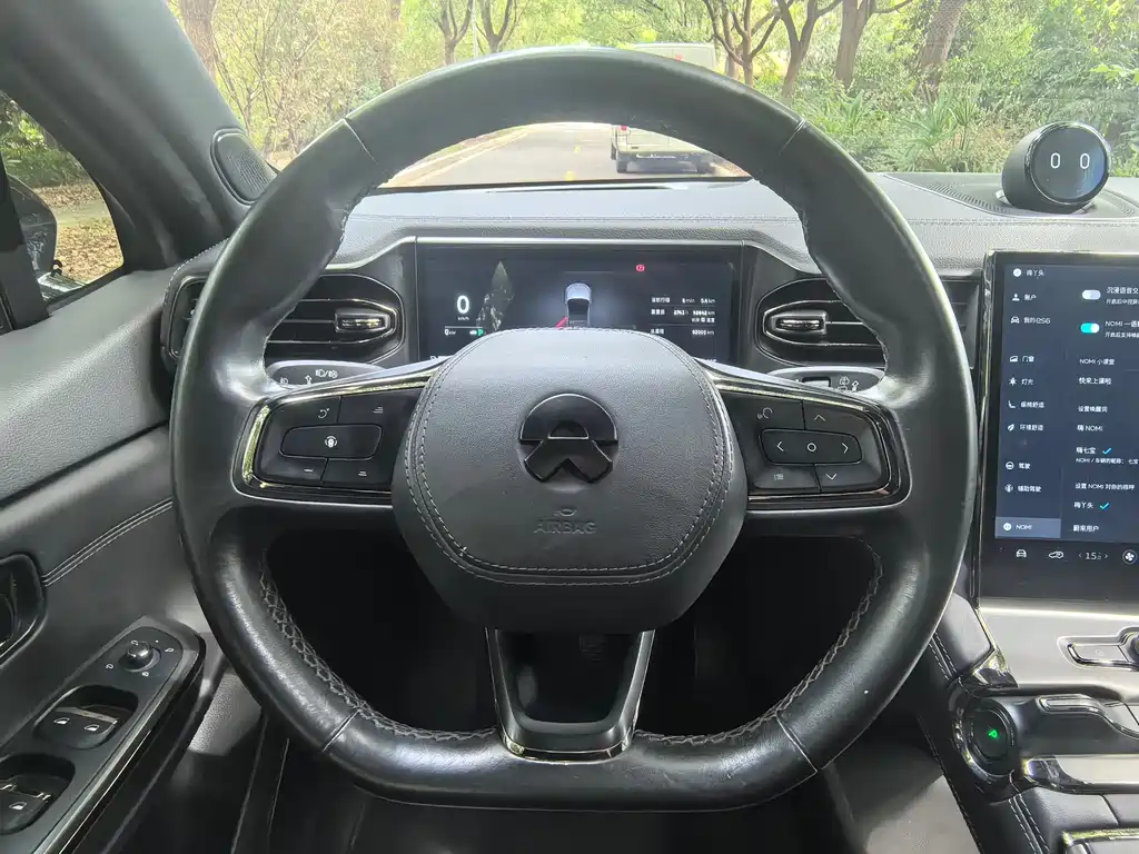 NIO ES6 — миниатюра 9