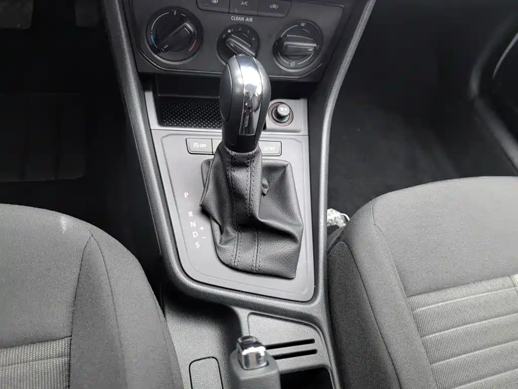 Volkswagen Lavida — миниатюра 13