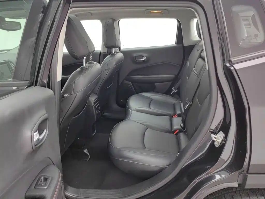 Jeep Compass — миниатюра 15
