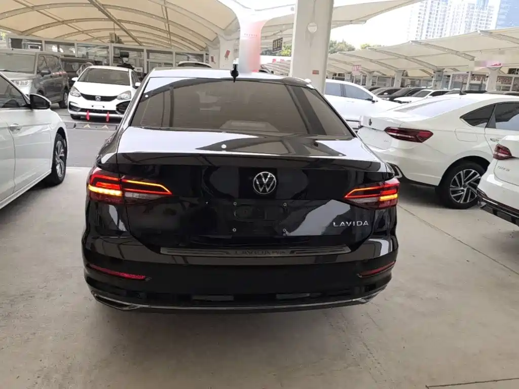 Volkswagen Lavida — миниатюра 6