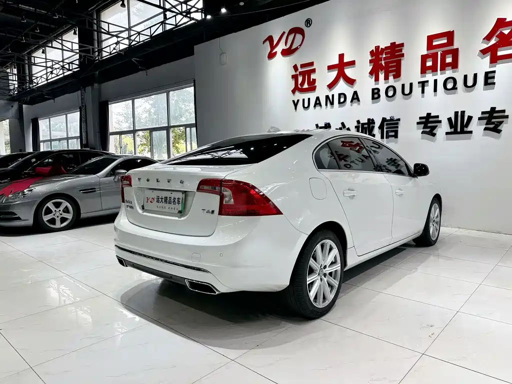 Volvo S60 PHEV — миниатюра 17