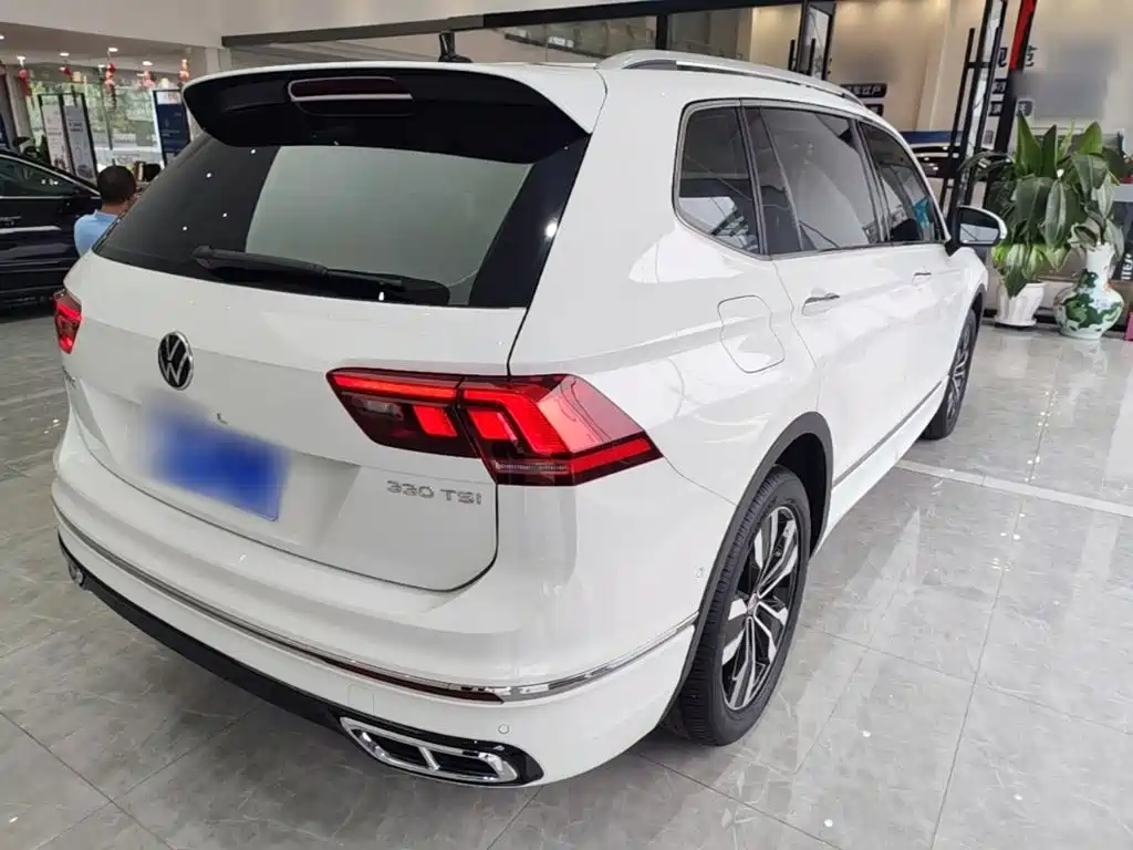 Volkswagen Tiguan L — миниатюра 7