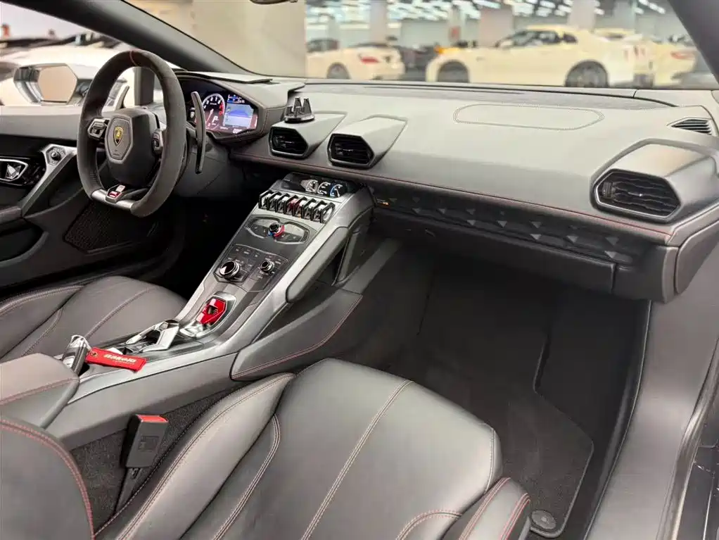 LAMBORGHINI HURACÁN