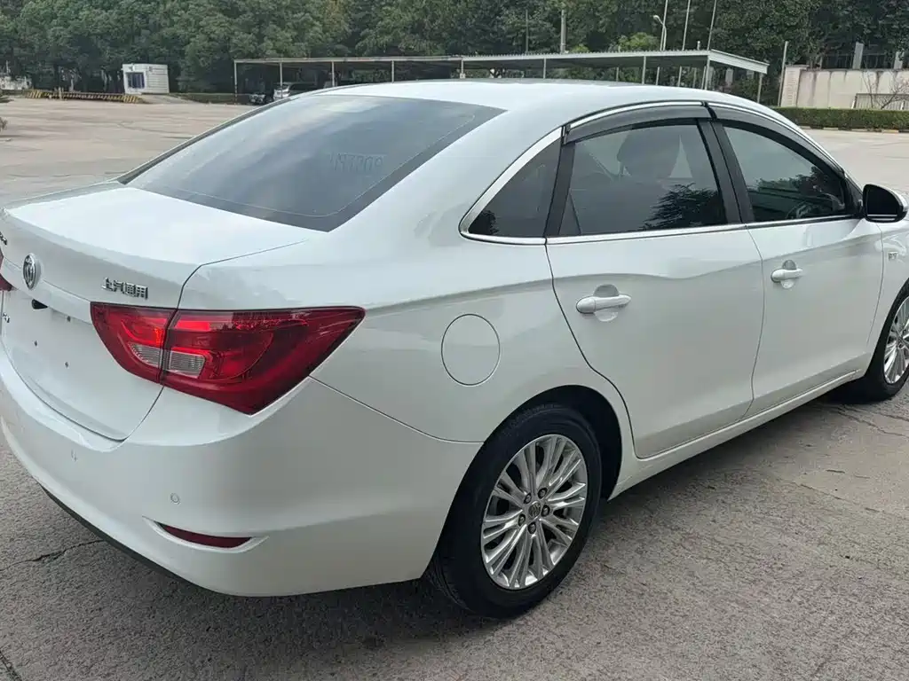 Buick Excelle — миниатюра 6