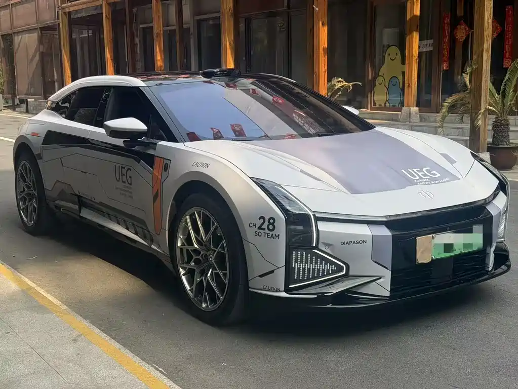 HiPhi HiPhi Z 2023 мест