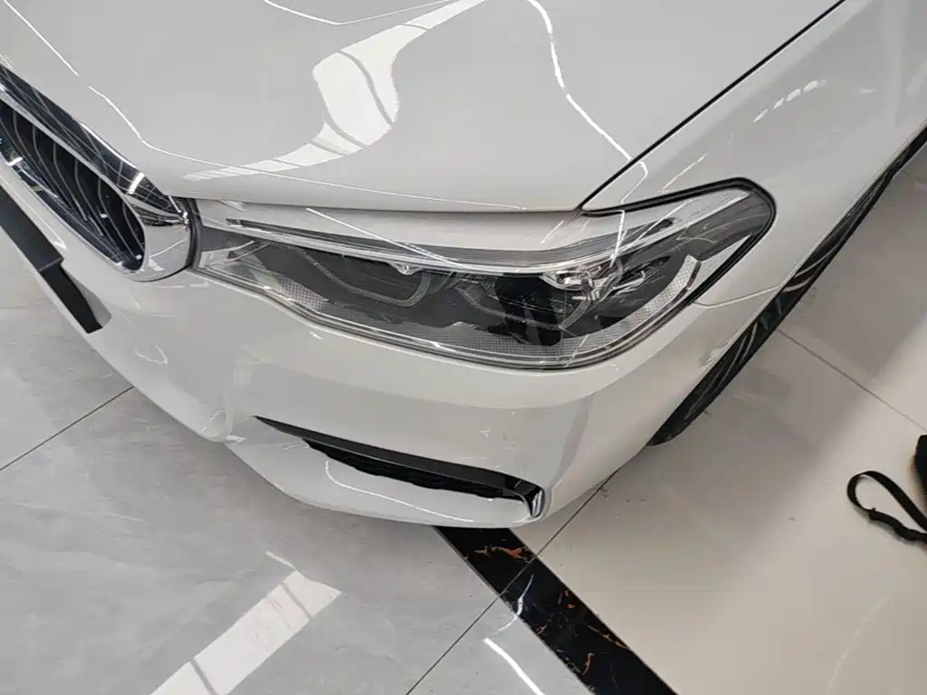 BMW 5 Series — миниатюра 24
