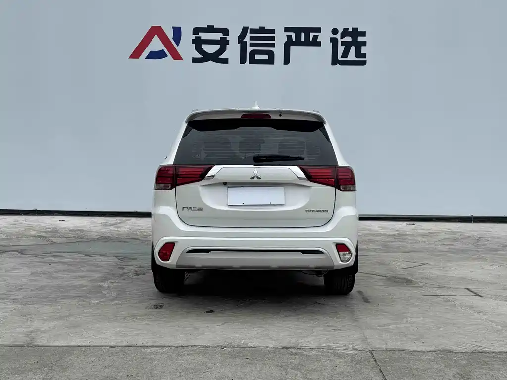 Mitsubishi Outlander — миниатюра 5