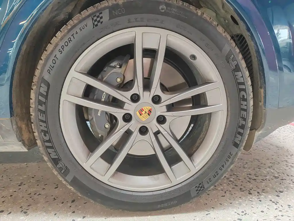 Porsche Cayenne — миниатюра 20