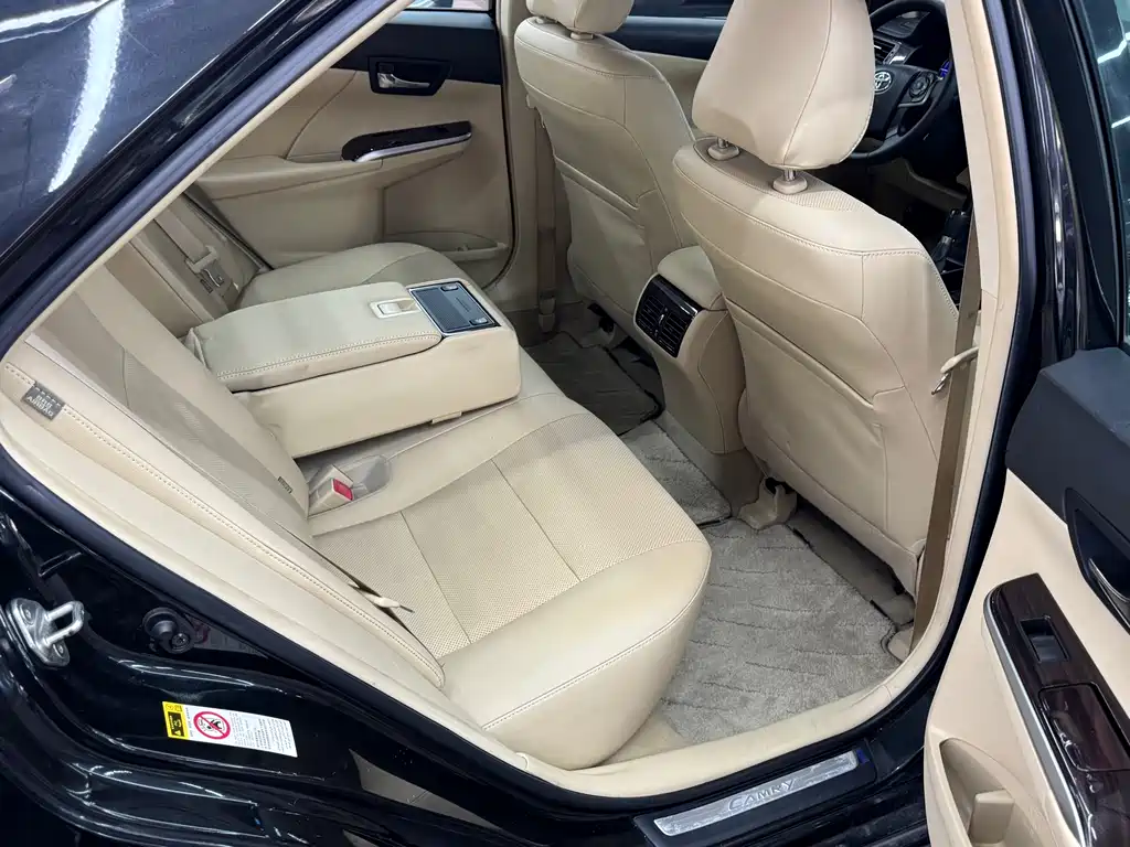 Toyota Camry — миниатюра 16