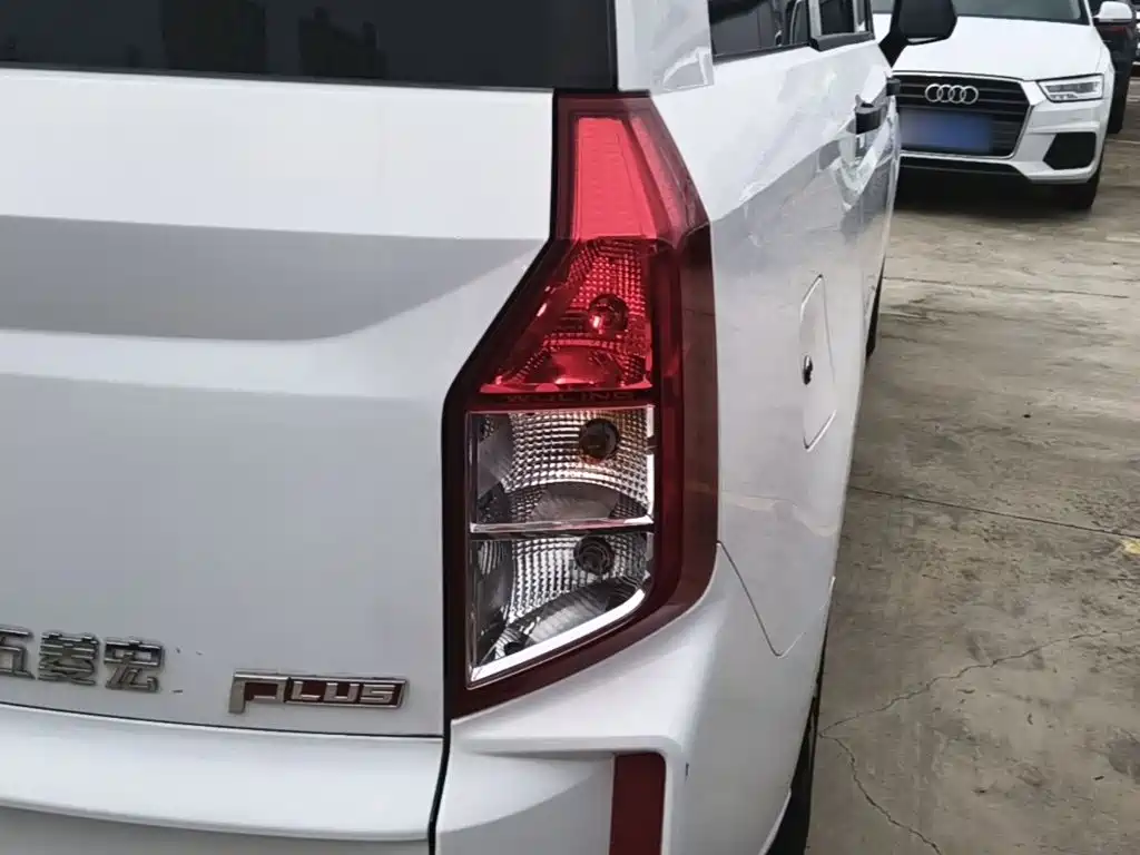 Wuling Hongguang PLUS — миниатюра 8