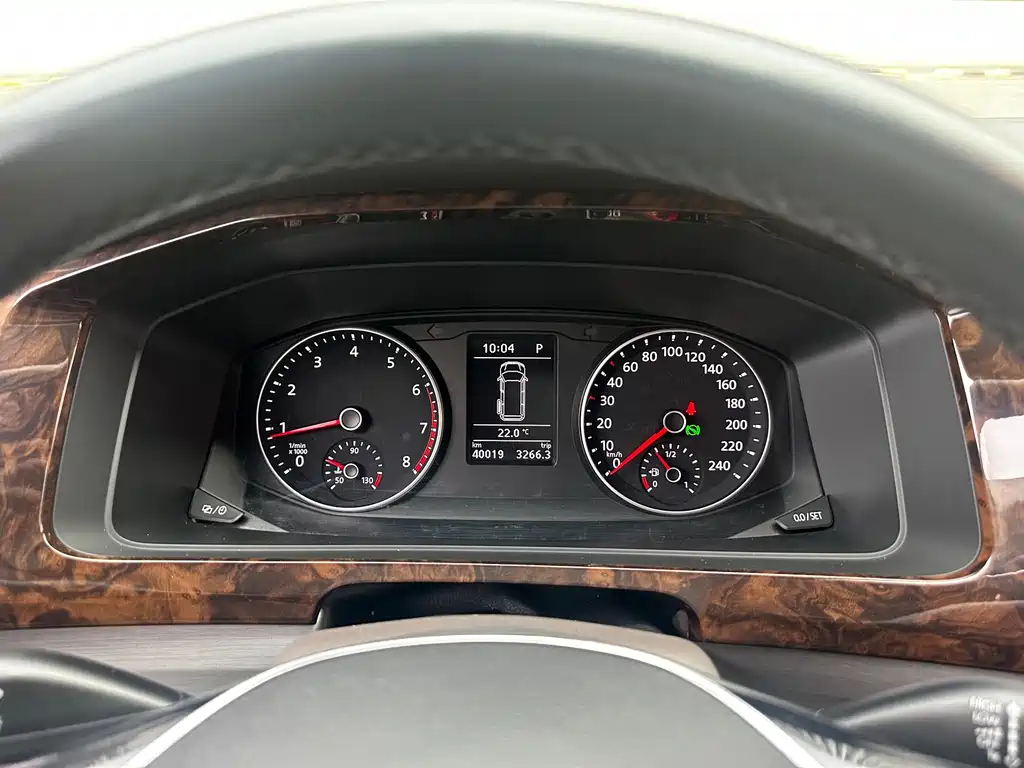 Volkswagen Caravelle — миниатюра 14