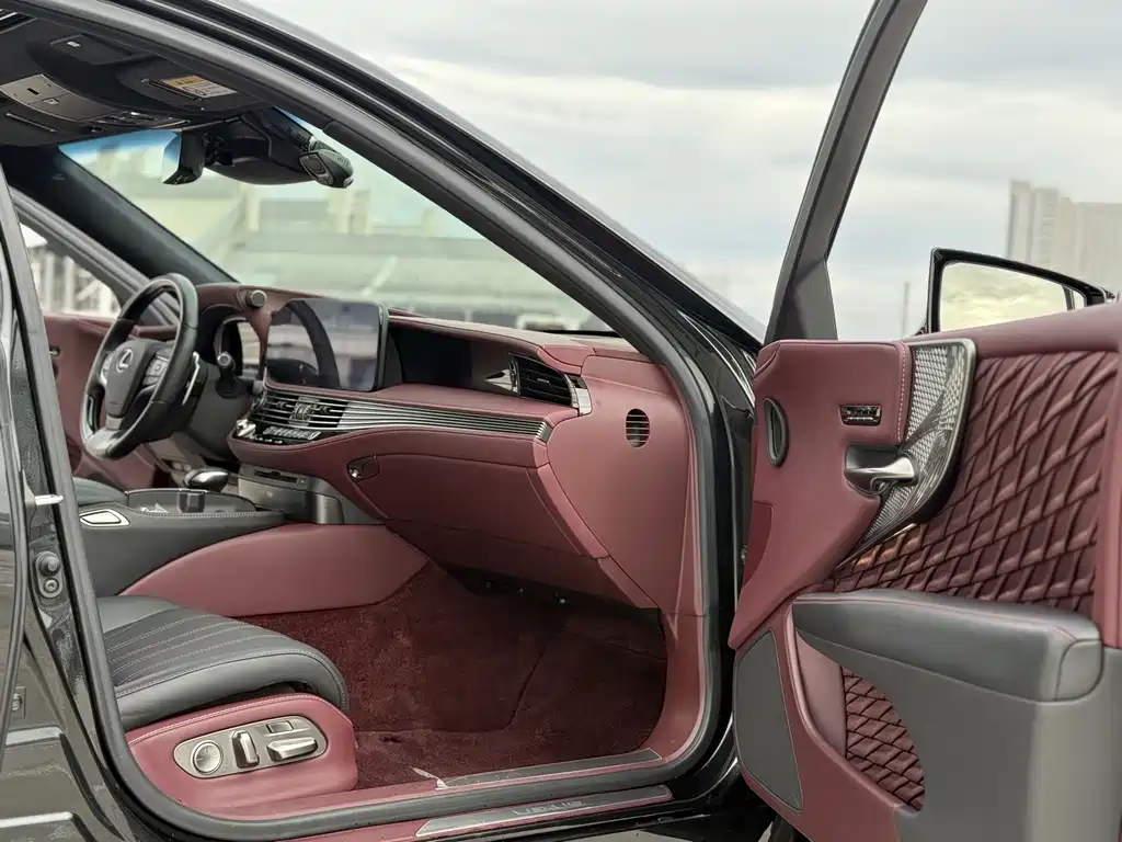 Lexus LS 2021 500h Executive