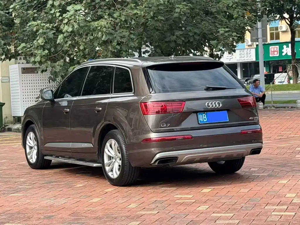 Audi Q7 — миниатюра 8