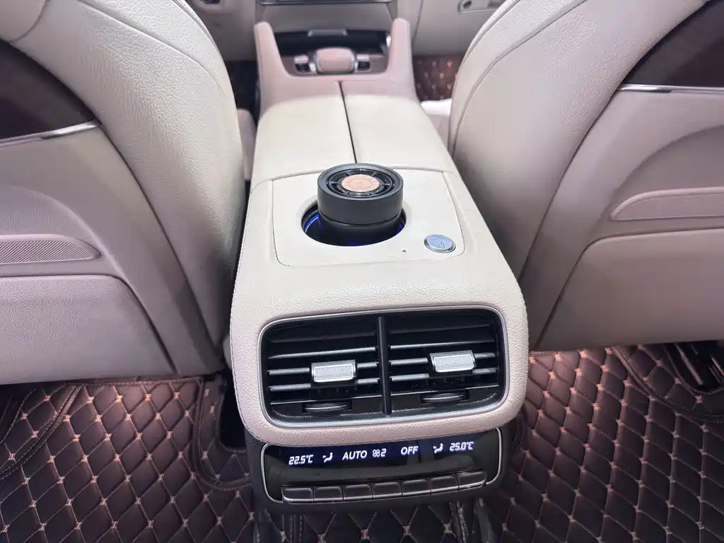 Mercedes-Benz GLS — миниатюра 9
