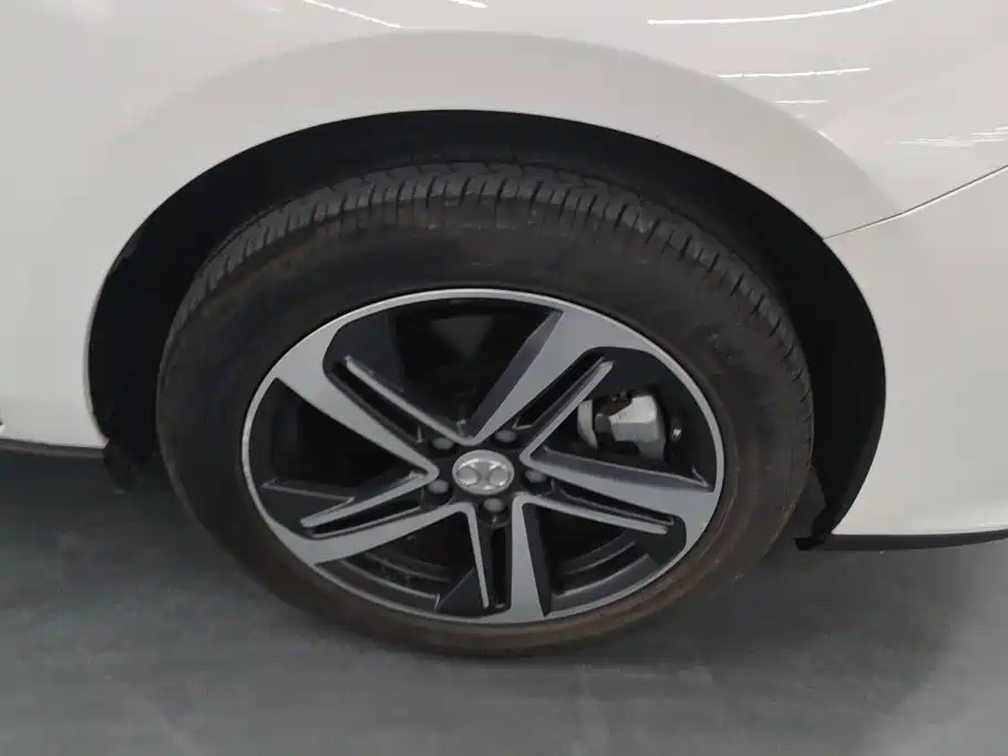 BAIC EU5 — миниатюра 6