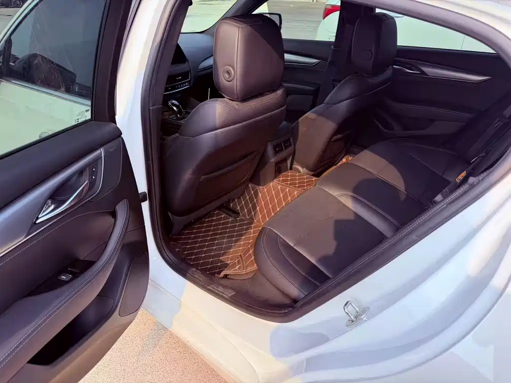 Cadillac CT5 — миниатюра 7