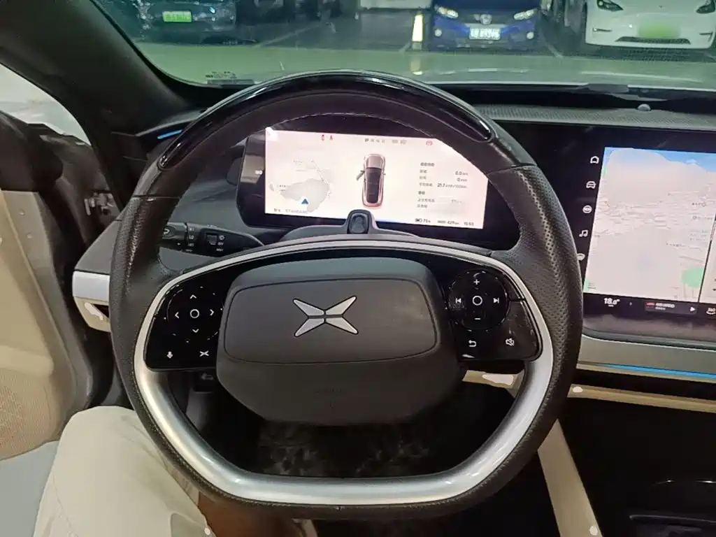 XPeng P7 — миниатюра 11
