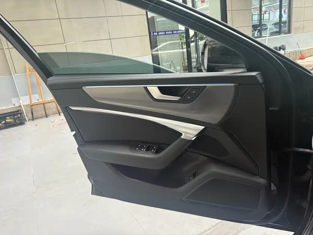 Audi A6L — миниатюра 3