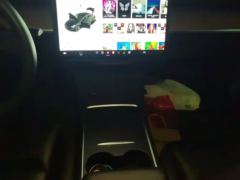 Tesla Model 3 — миниатюра 16