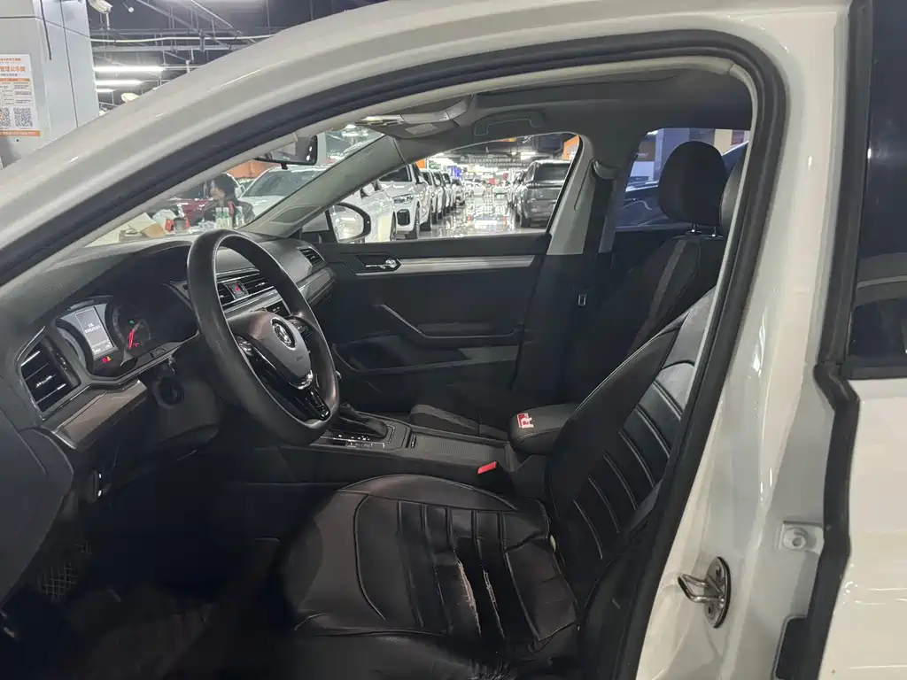 Volkswagen Lamando — миниатюра 4